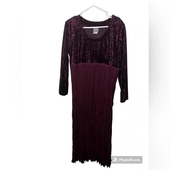 90s Rabbit Rabbit Rabbit Burgundy Velvet;Crinkle Texture Dress with Empire Waist - Picture 1 of 4
